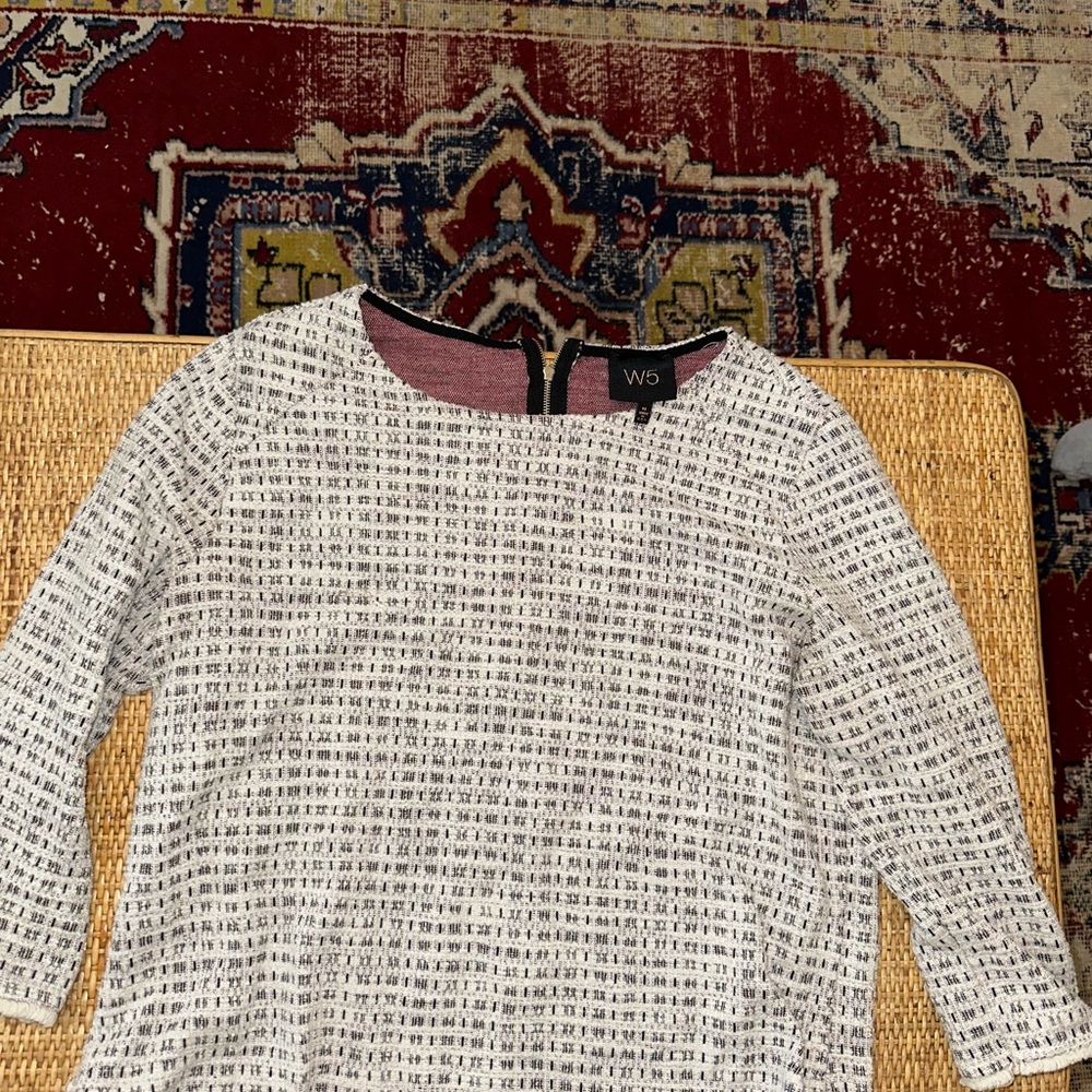 WS Textured White and Black Top